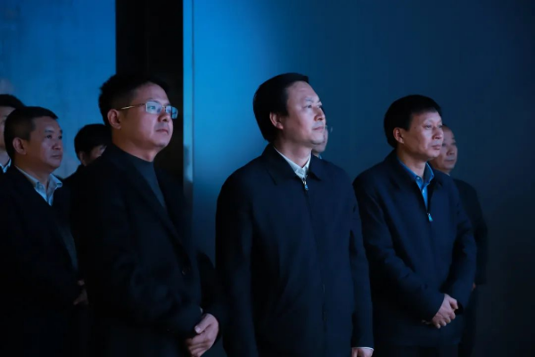 銅仁市委副書記、市長穆嶸坤一行調(diào)研中偉銅仁（上市主體）產(chǎn)業(yè)基地